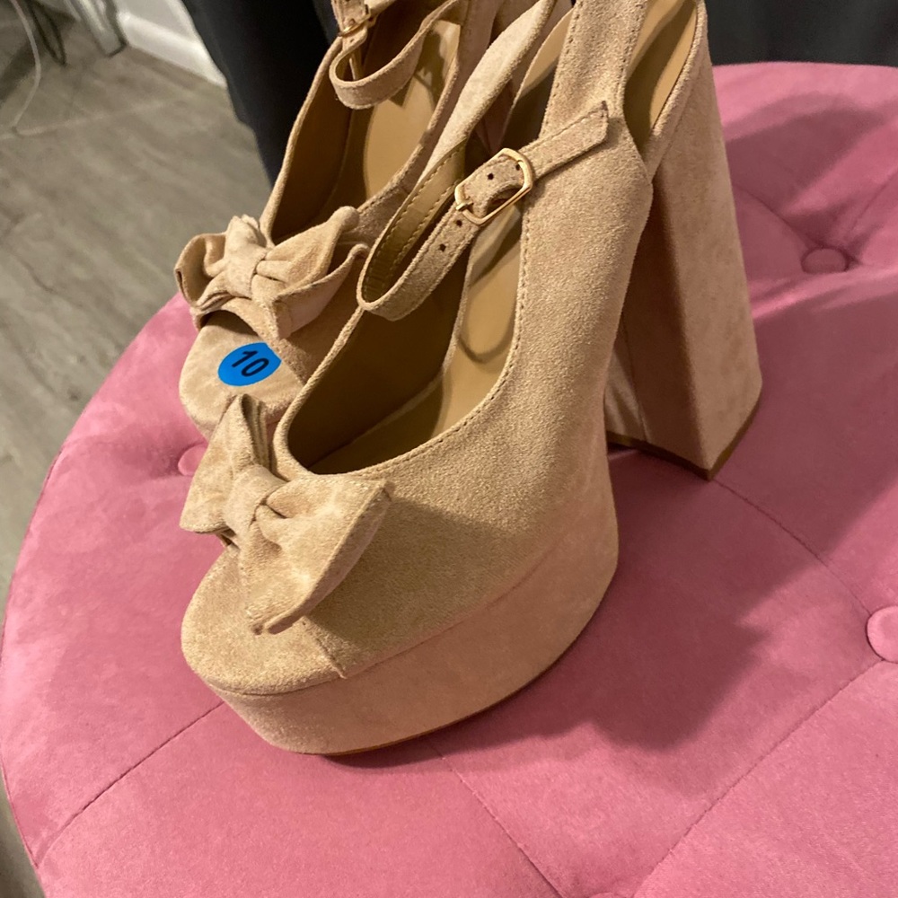 Oversized Tall Platform Bow Heels